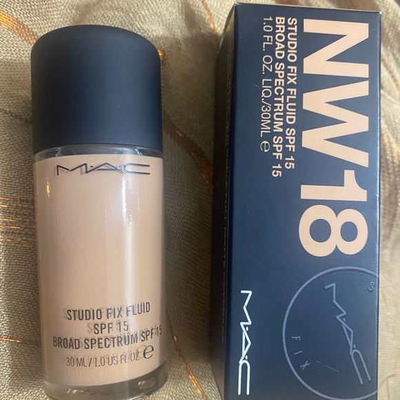 MAC STUDIO FIX FLUID COLOR IS NW18 - Picture 11 of 14